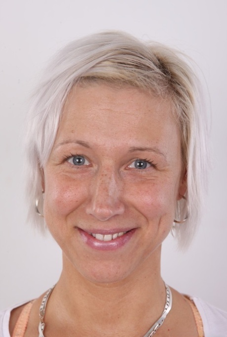 Overweight authentic Lenka shows off her big areola and curves as he undresses