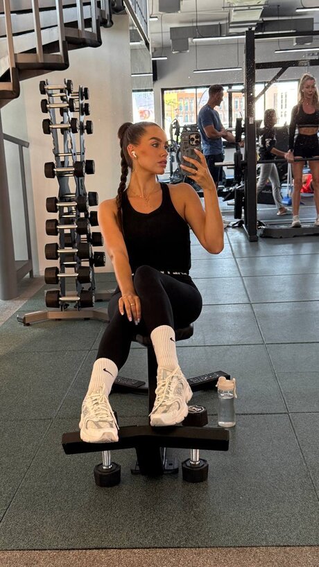 OnlyFans Luxury Girl ADULT featuring Luxury Girl ADULT Natural Pictures