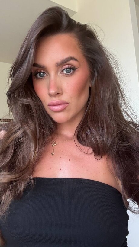 OnlyFans Luxury Girl ADULT featuring Luxury Girl ADULT Natural Pictures