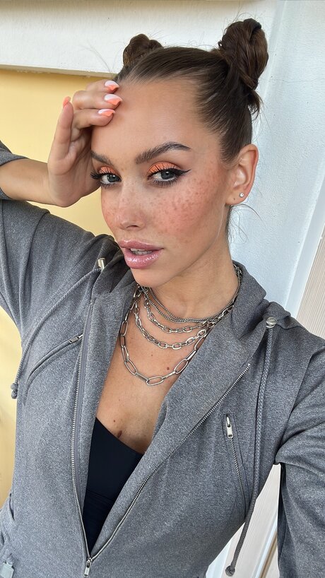 OnlyFans Luxury Girl ADULT featuring Luxury Girl ADULT Natural Pictures