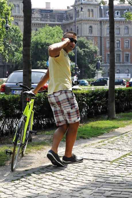 Blonde girl eats a banana in public before blowing her boyfriend at home