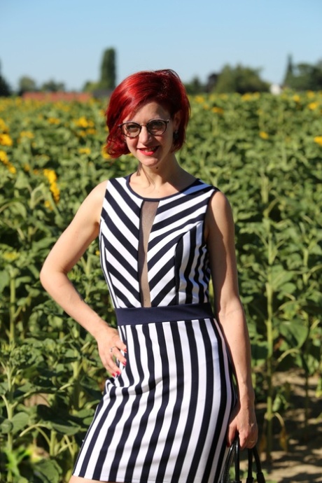 Redheaded mom Flora Milano gets picked up and fucked by a stranger