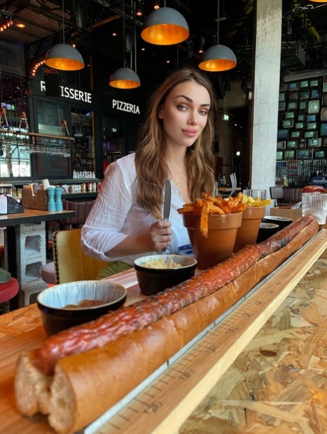 OnlyFans Octokuro Model performed by Octokuro Model Attractive Pictures