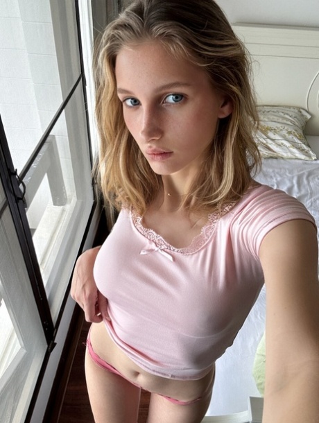 OnlyFans Mara Petite Mara Petite