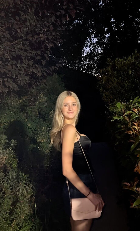 OnlyFans Hailey Sinclair starring Hailey Sinclair ADULT Adult content Pics