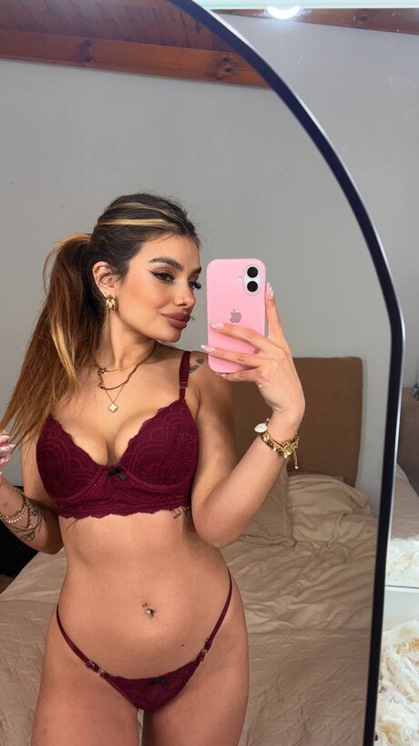 OnlyFans Giorgia Lombardi performed by Giorgia Lombardi Artistic Images