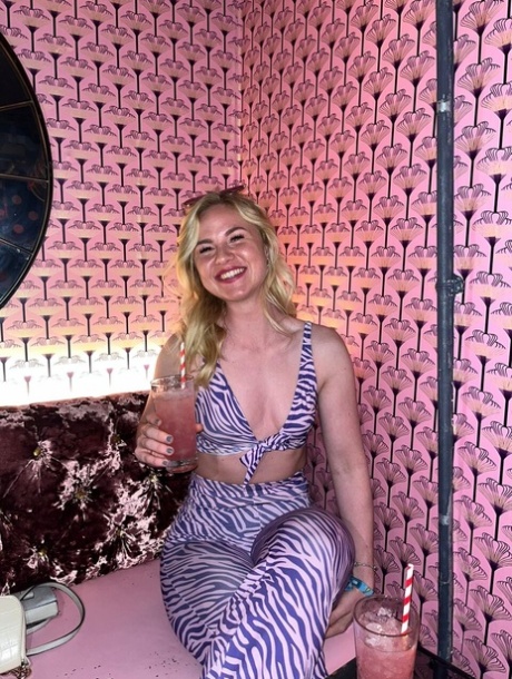 OnlyFans Hattie HJ 123 featuring Hattie HJ 123 Adult content Pictures