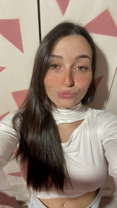 OnlyFans Maria Luna 18 performed by Maria Luna 18 ADULT Pics