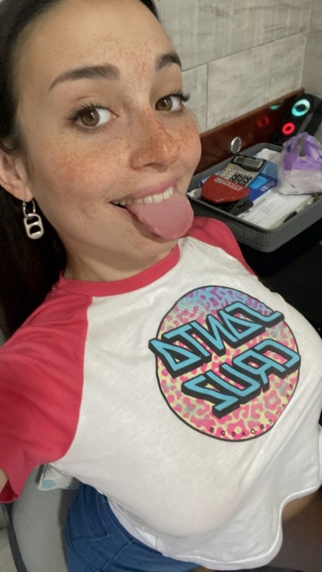 OnlyFans Maria Luna 18 performed by Maria Luna 18 ADULT Pics