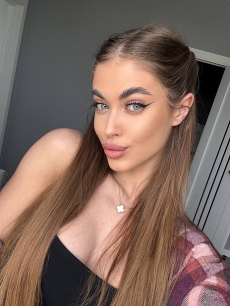 OnlyFans X Ariana Witch X X Ariana Witch X