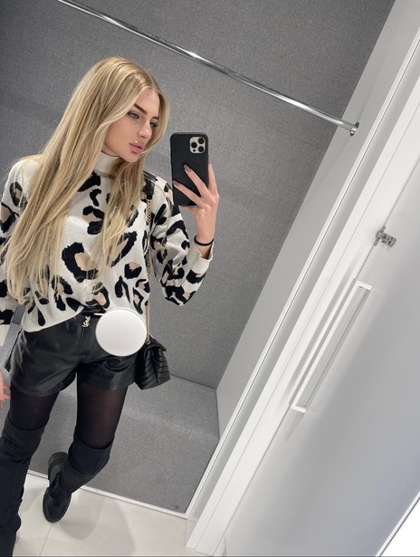 OnlyFans Anni Ya performed by Anni Ya Natural Images