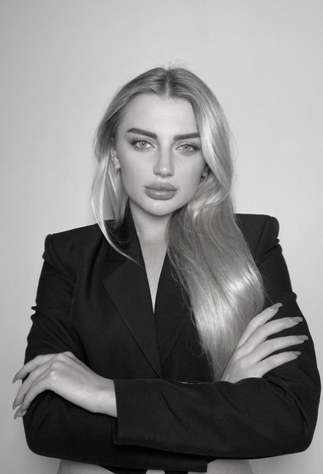 OnlyFans Anni Ya performed by Anni Ya Natural Images