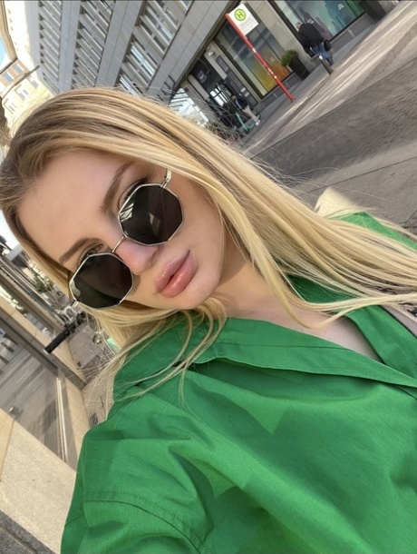 OnlyFans Anni Ya performed by Anni Ya Natural Images