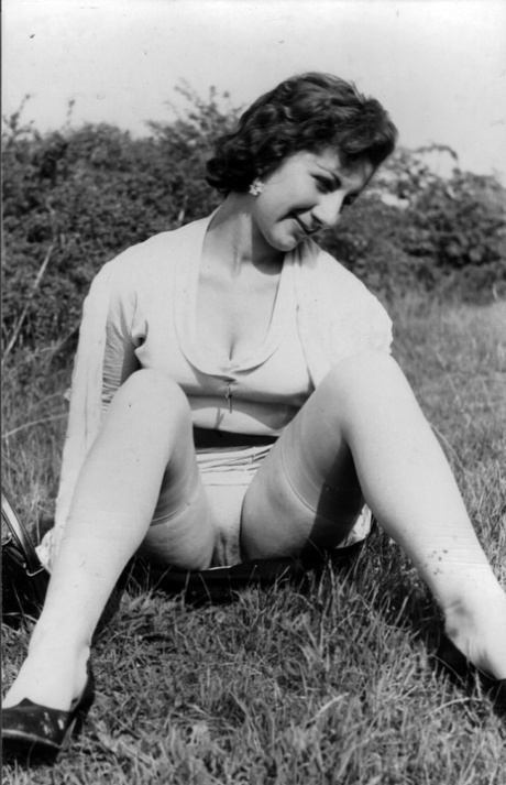 Attractive mature pornstars of yore show hairy bush in vintage no panties upskirt