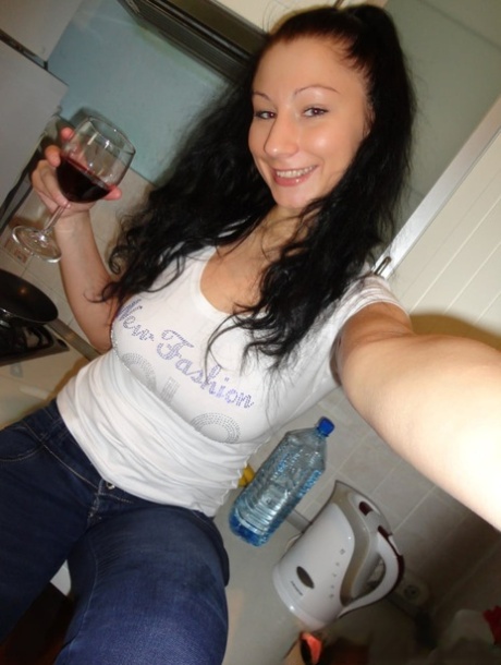 Authentic girlfriend with saggy breasts takes alluring selfies at her home