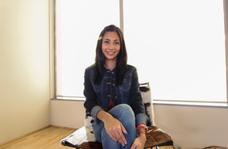 Petite Latina Jade Jantzen gets double penetration & double creampie in 3some