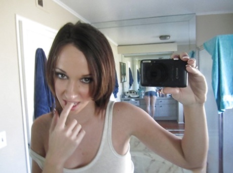 Ex-girlfriend and sometimes pornstar Jada Stevens undressing for artistic selfies