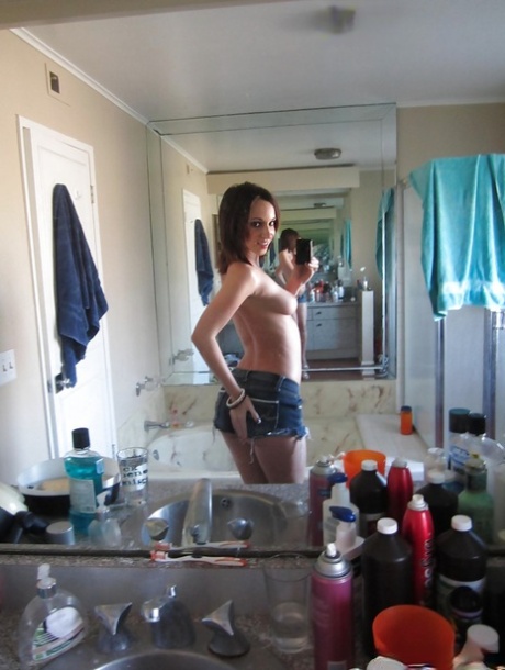 Ex-girlfriend and sometimes pornstar Jada Stevens undressing for artistic selfies