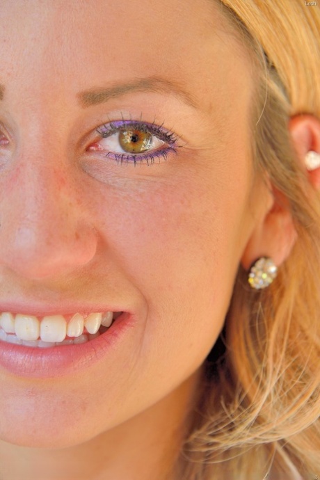 Skinny young adult Leah hikes her dress and flashes her small bum and tasty cunt