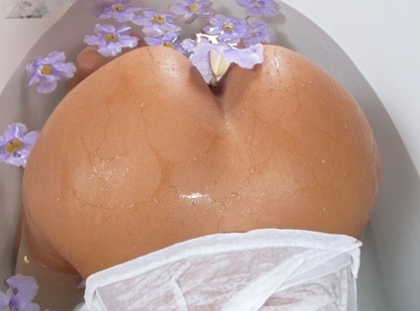 Erotic slut Luna Star in alluring panties bring wet femininity & toying in bath