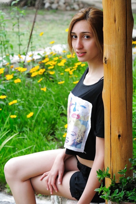 Pretty 18 year old girl Grisel toying hairy vagina in close up action