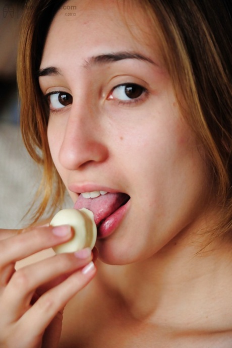 Pretty 18 year old girl Grisel toying hairy vagina in close up action