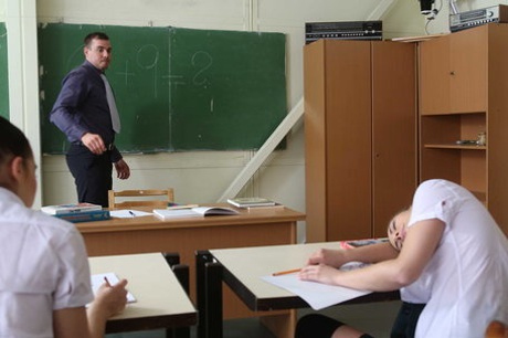 31yo Connie Carter's breasts bouncing while she rides her intimacy teacher's manhood