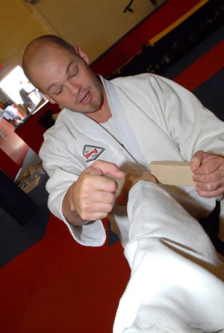 Martial arts workout ends up with intimacy with famous busty mature woman