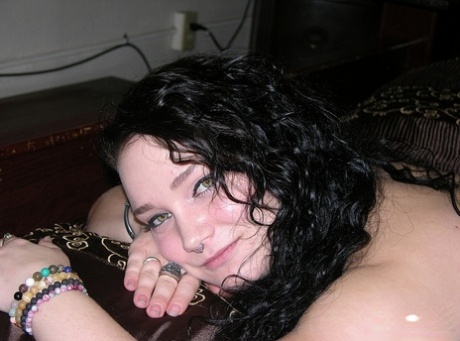 Chubby pagan chick Kat S makes her artistic debut wearing a black choker