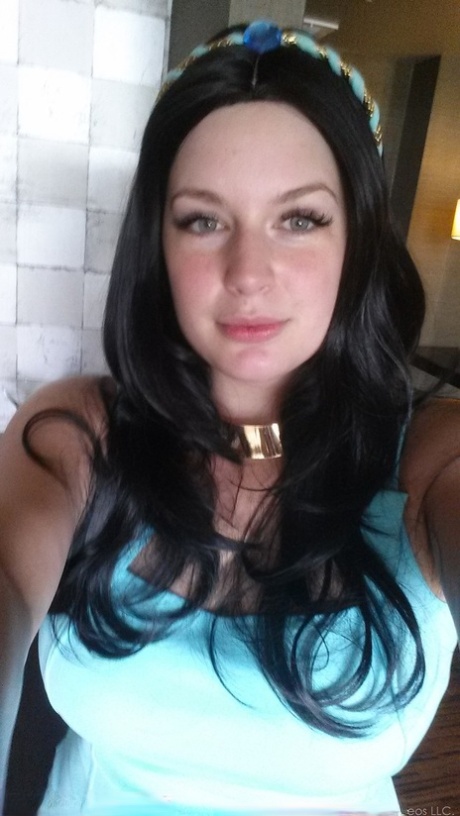 Authentic model Danielle Ftv takes non artistic selfies in a variety of outfits