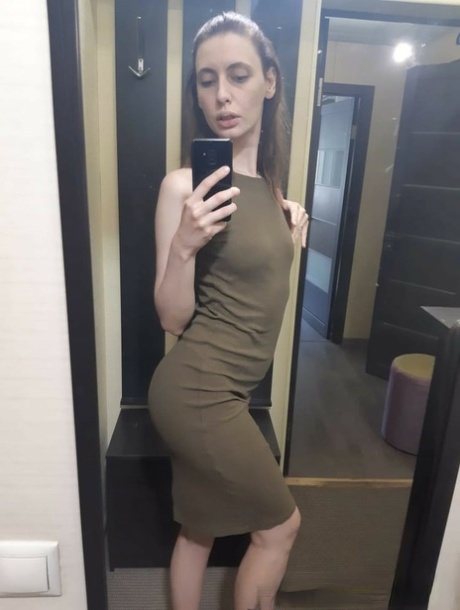 Beautiful authentic shows every inch of her attractive body while taking artistic photos