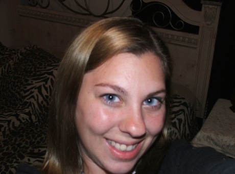 Chubby authentic shows her big breasts up close while taking artistic selfies