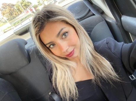 OnlyFans Its Chloe Monroe featuring Its Chloe Monroe Artistic Images