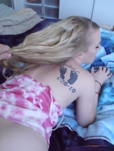 Gorgeous wife getting her beaver finger fucked and dicked in POV