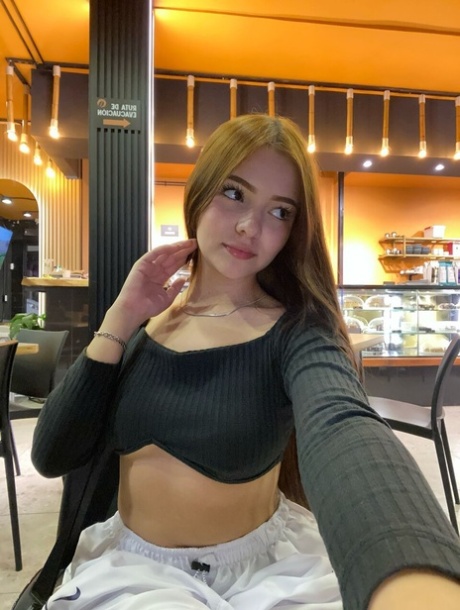 Blowketing performed by Nicolitiny Naked Photos