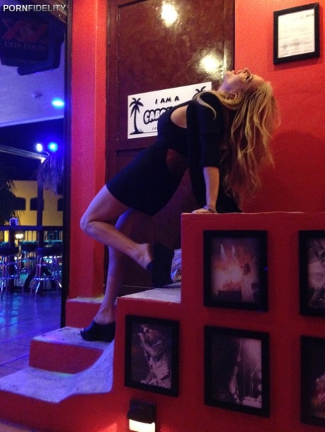 Famous pornstar couple Kelly Madison & Ryan Madison go on a holiday